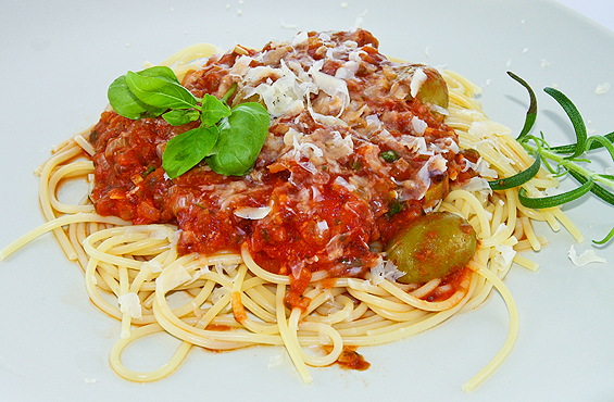 Spaghetti Pomodoro e Basilico (GM  tészta típusa a készlet miatt változhat)